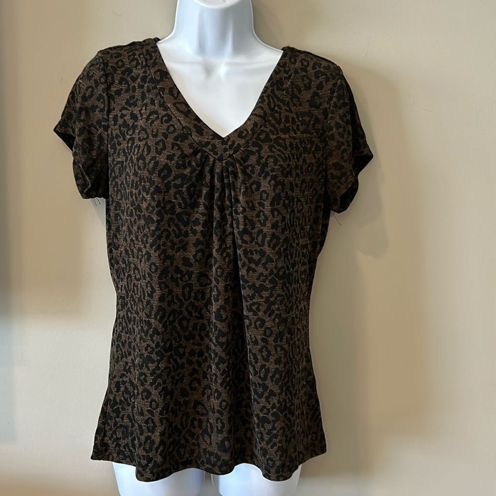 Briggs New York Brown Cheetah Print V-Neck Short Sleeves Blouse Top Size:  Large